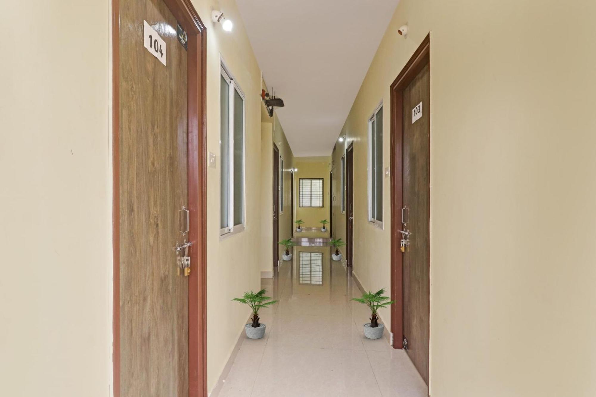 Super Hotel O Dk Reddy Square Hyderabad Exterior photo
