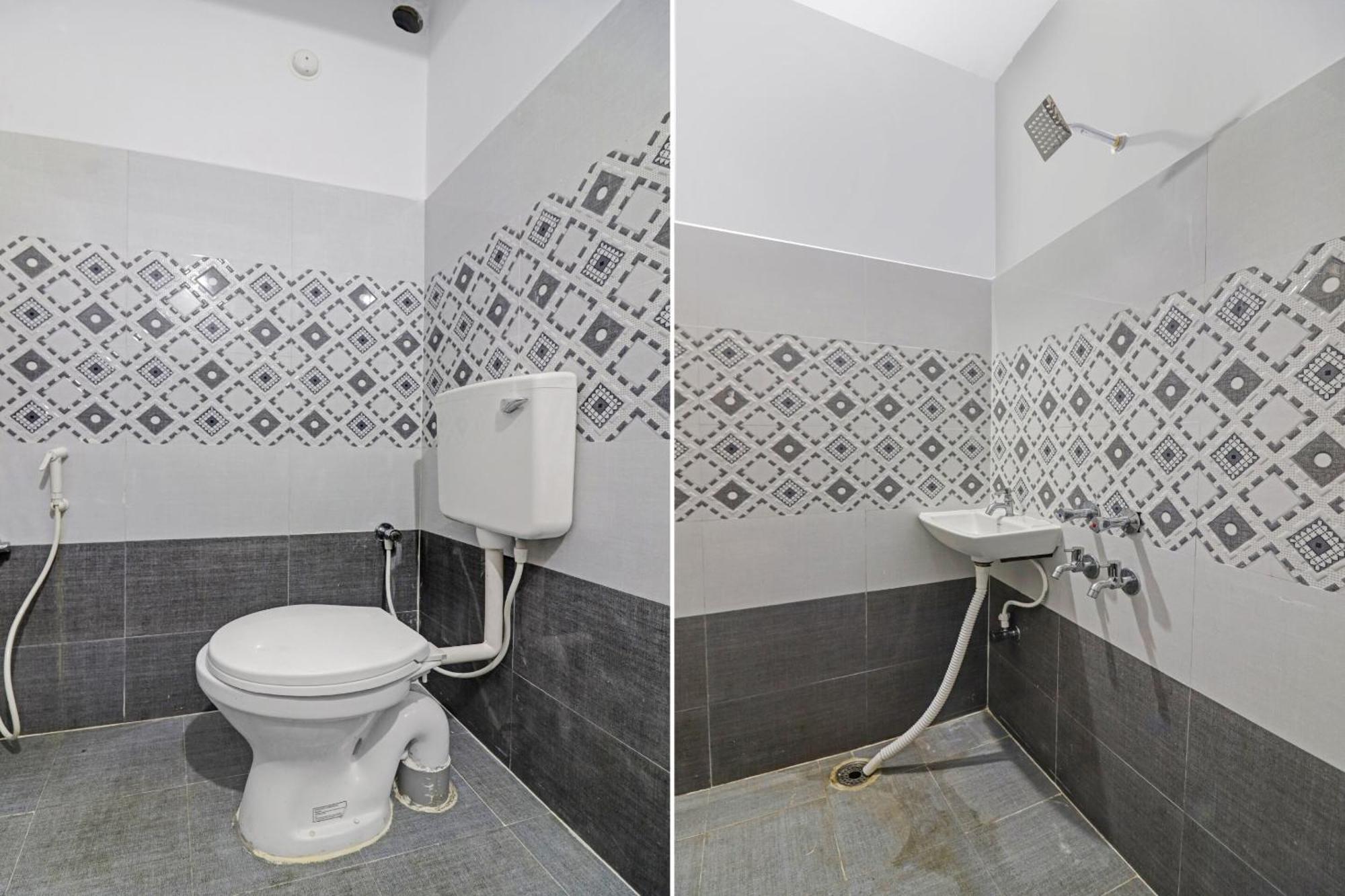 Super Hotel O Dk Reddy Square Hyderabad Exterior photo